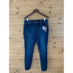 REITMANS FLORAL EMBROIDERED ROSE JEANS